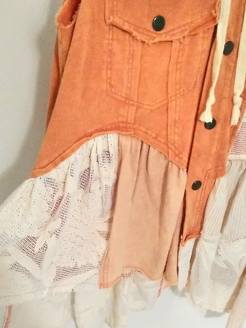 Oli & Hali Hooded Layering Vest in Orange & Cream Size Small - Picture 6 of 8